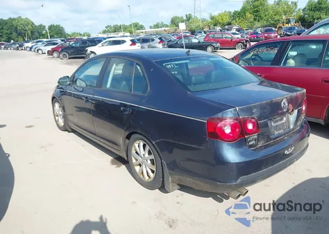 2010 Volkswagen Jetta Limited Edition from USA, damaged, VIN 3VWRZ7AJ2AM118186